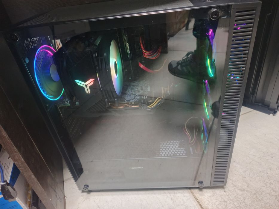 Продам системник с монитором Xtreon дюйма. клава Logitech G Pro