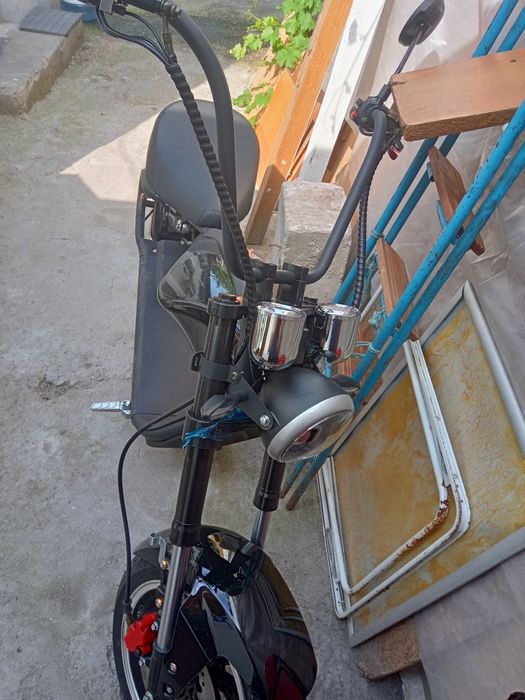 Scuter nou Electric