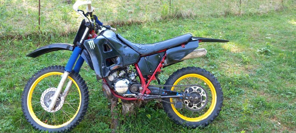 Motocicleta enduro Yamaha 125 cmc