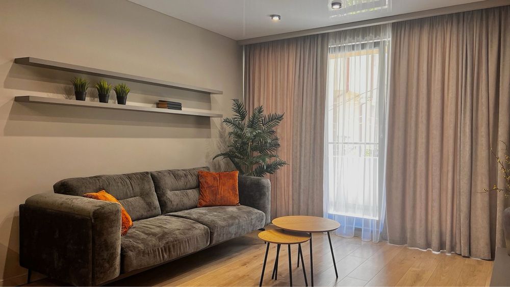 Продава се Тристаен апартамент в Варна, Бриз - 111 кв.м за 2162 €/кв.м - Снимка #1