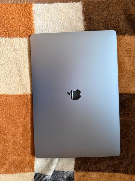 Macbook pro 16incha i9 32gb ram 4TB ssd