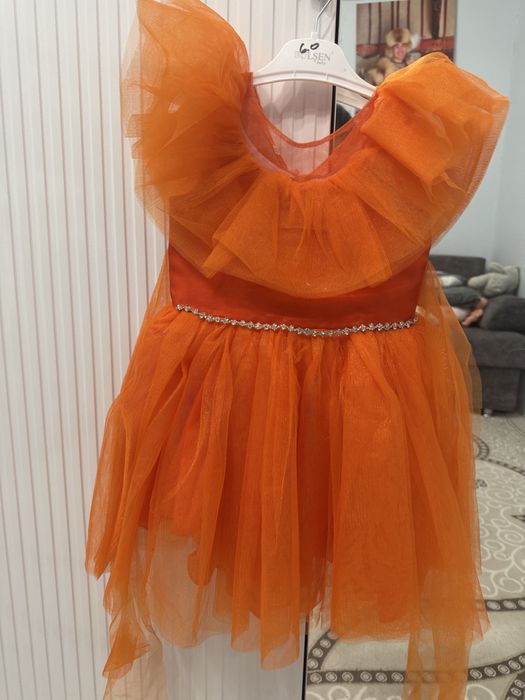 Платье на девочку 2-3 года. Одевали только 1 раз.