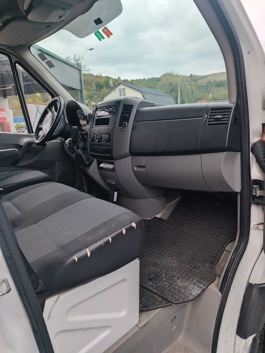 Vând Mercedes Sprinter Bus 9 locuri, 313 cei, 2011 8500 euro fix.