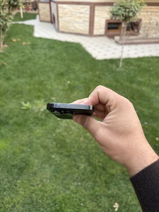 Iphone 16 pro black Titanium
