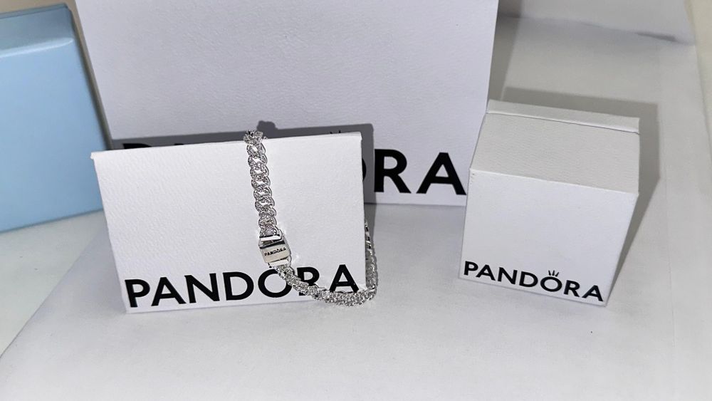 Brățară Pandora cu lanț cubanez cu elemente în stil pavé
Argint 925
81