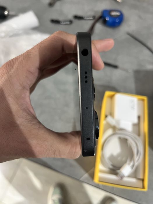 Продам телефон Poco x6 5G 12/256 в отличном состоянии