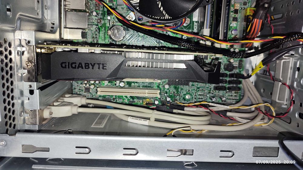 Vand PC low gaming 1080p cu Gigabyte 1050Ti 4GB, 16GB DDR3, sursa 400W