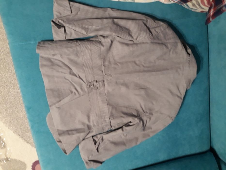 Vand 2 sacouri, potrivite pt marimea S ( 36).