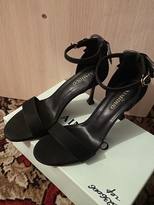 Туфли на каблуке (новые), размер 39