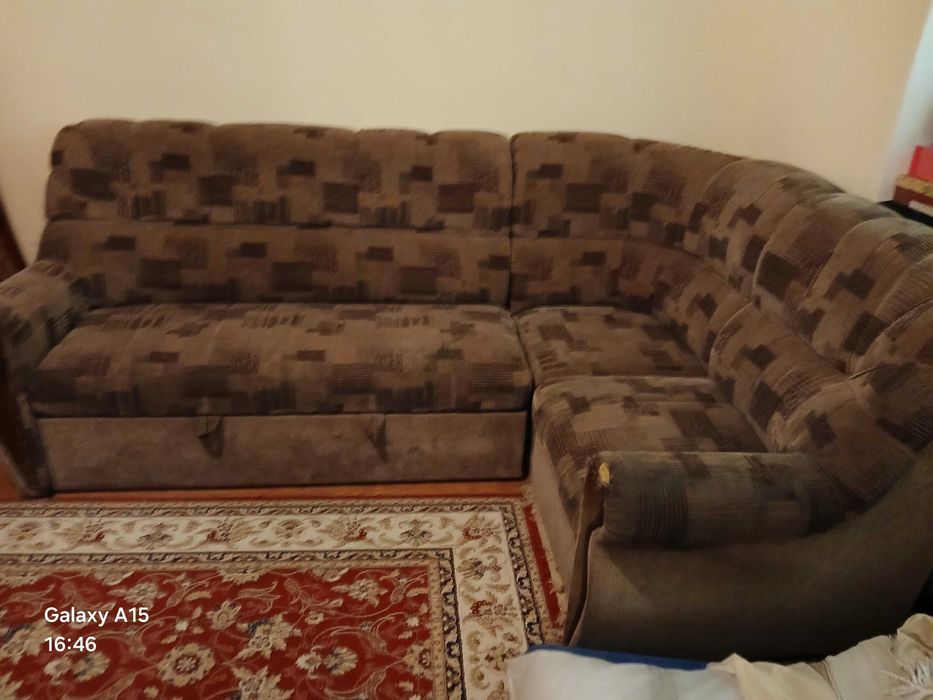 Продам компактный,крепкий,угловой диван-кровать
