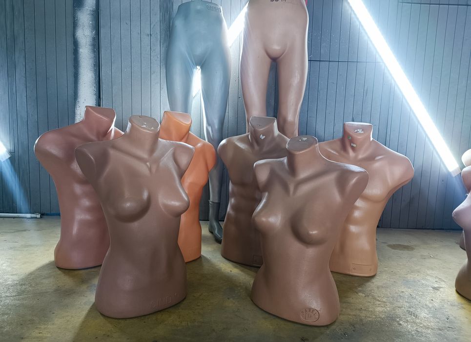 vand busturi (manechini/manechine) barbat si dama