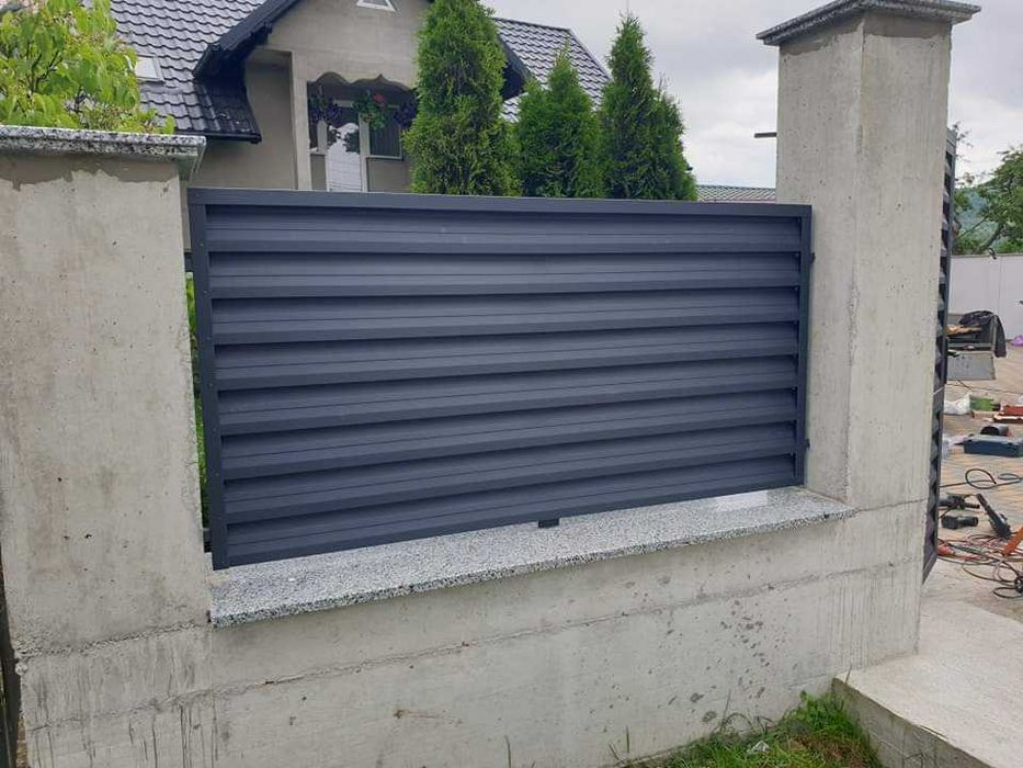 Garduri si porti din panou stil jaluzea de diferite modele la comanda