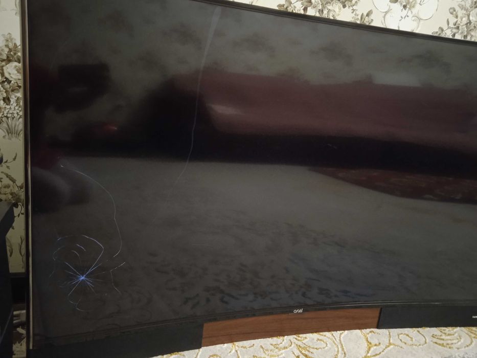 Телевизор Artel.