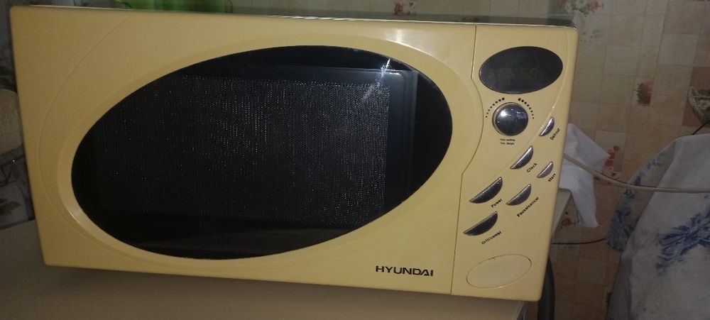 Продам микроволновку фирмы HYUNDAI