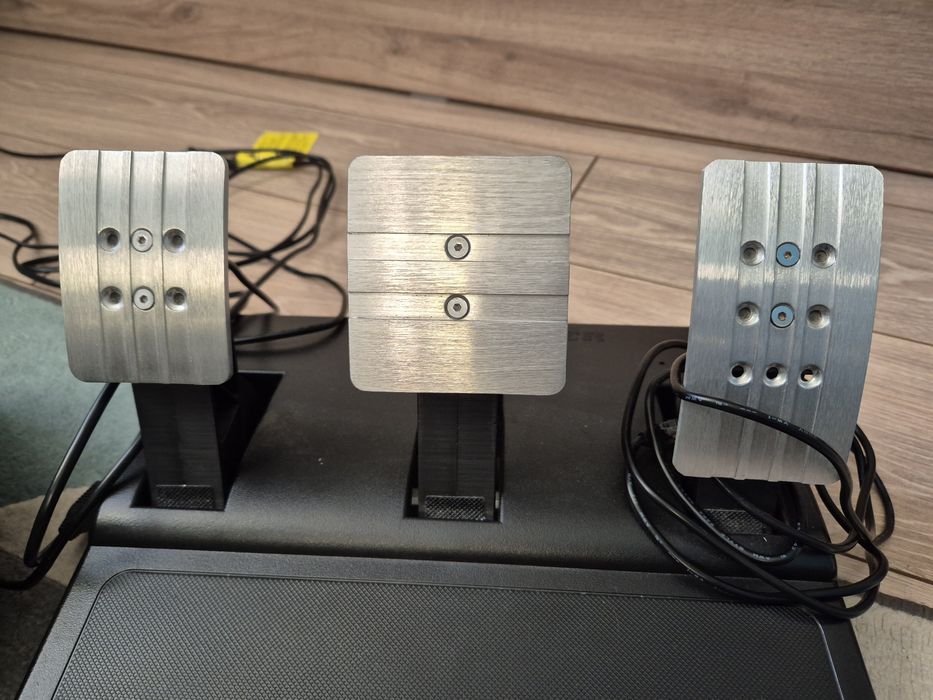 Thrustmaster t300 GT edition в гаранция