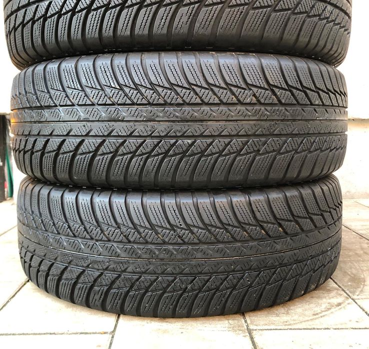 Set anvelope / cauciucuri iarna 215/65/17 Brigestone Blizzak