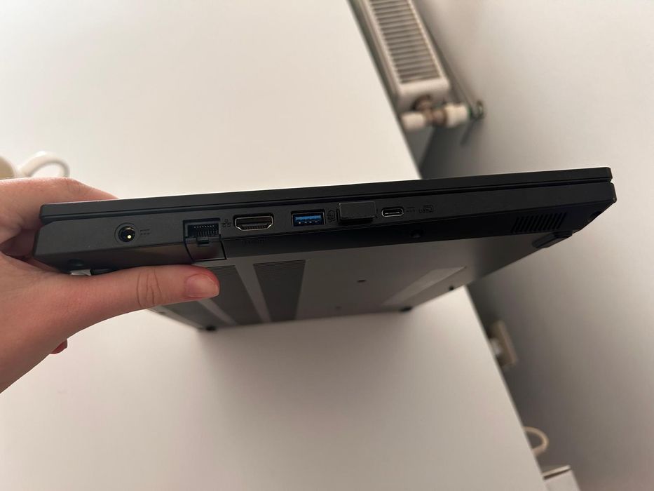 Laptop procesor Ryzen 7737 placa video Geforce nvidea rtx 3050