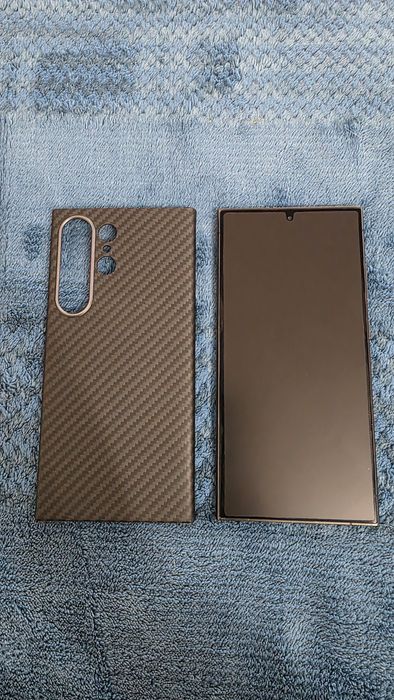 Samsung Galaxy S24 Ultra • 512GB • Negru • Ca nou + Husă cadou
Samsung