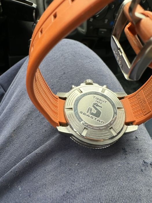 Часовник Tissot запазен