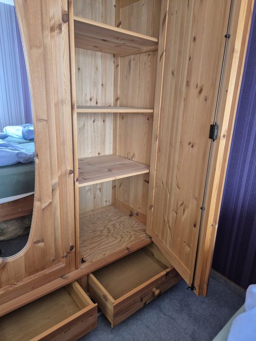 Mobila de dormitor