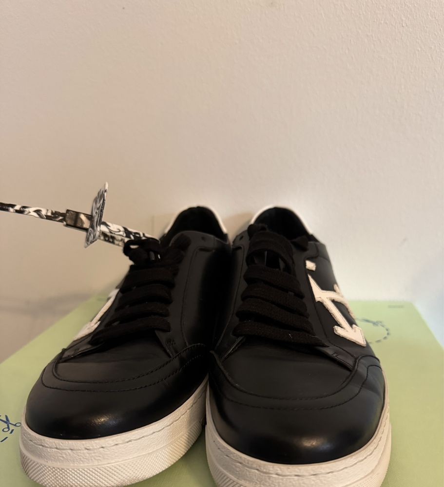 Off White Vulcanized sneakers
