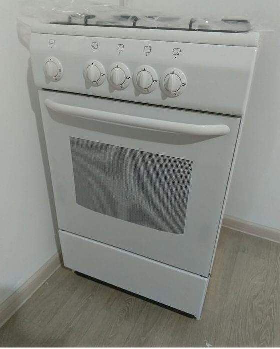 Продам газовую плиту