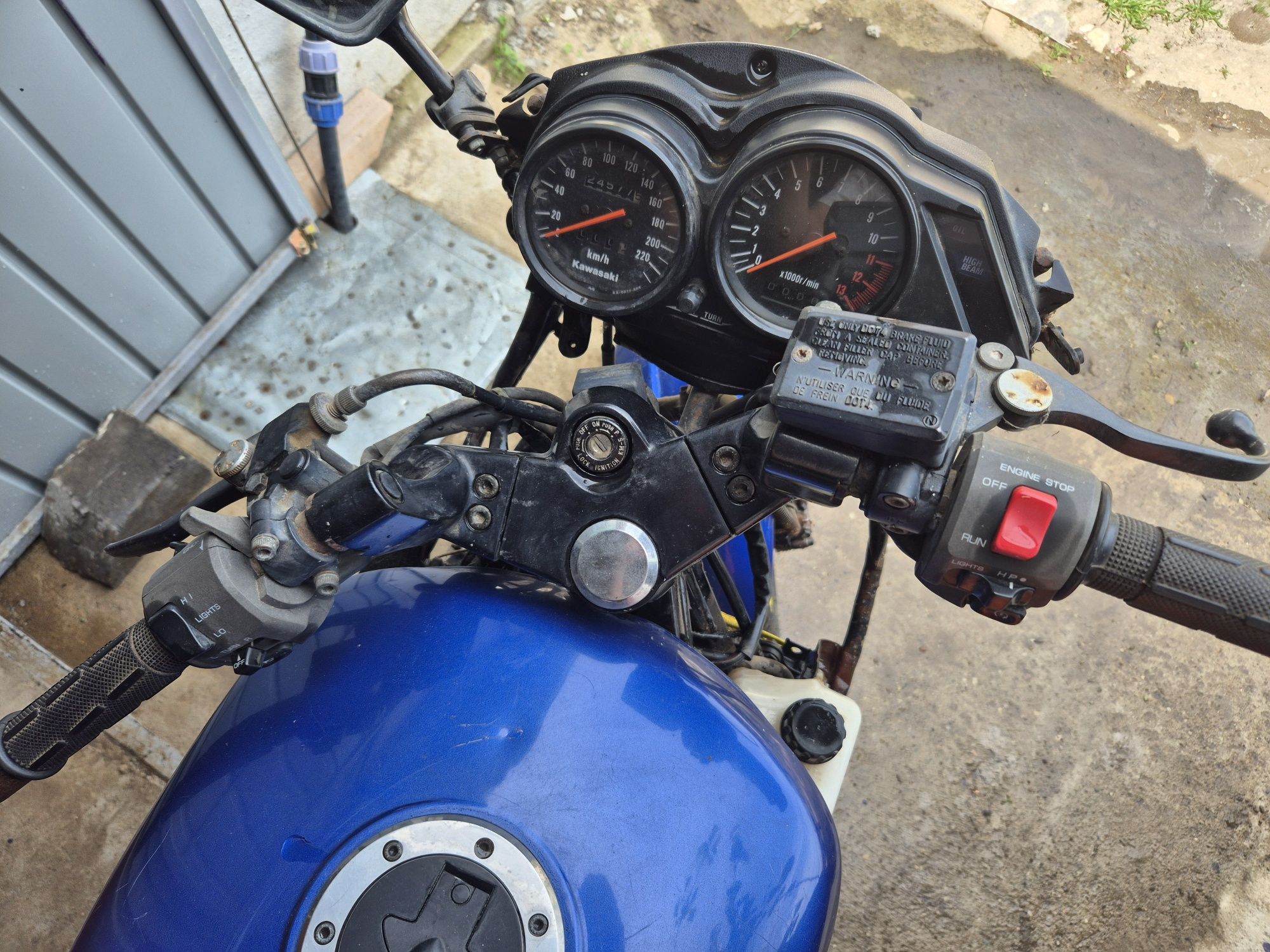 Moto Kawasaki GPZ 500cmc acte valabile