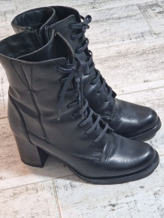 Ghetute Flavia Passini, piele naturala, 36