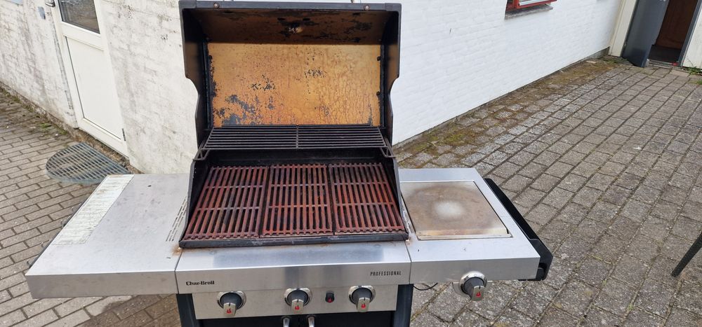 Gratar pe gaz Char-Broil Professional Tru-Infrared