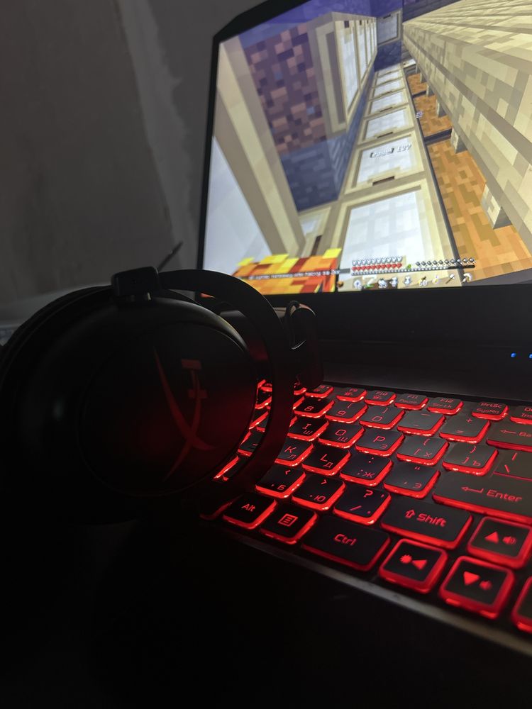 Hyper x Cloud 2 Headphones