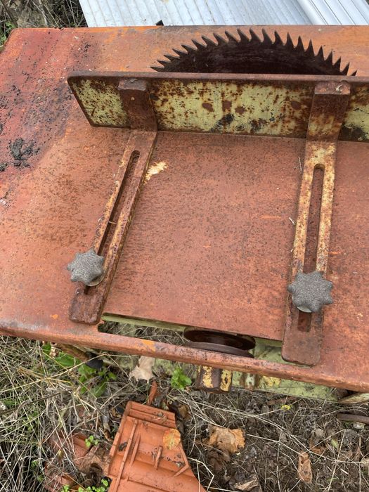 Продавам циркуляр