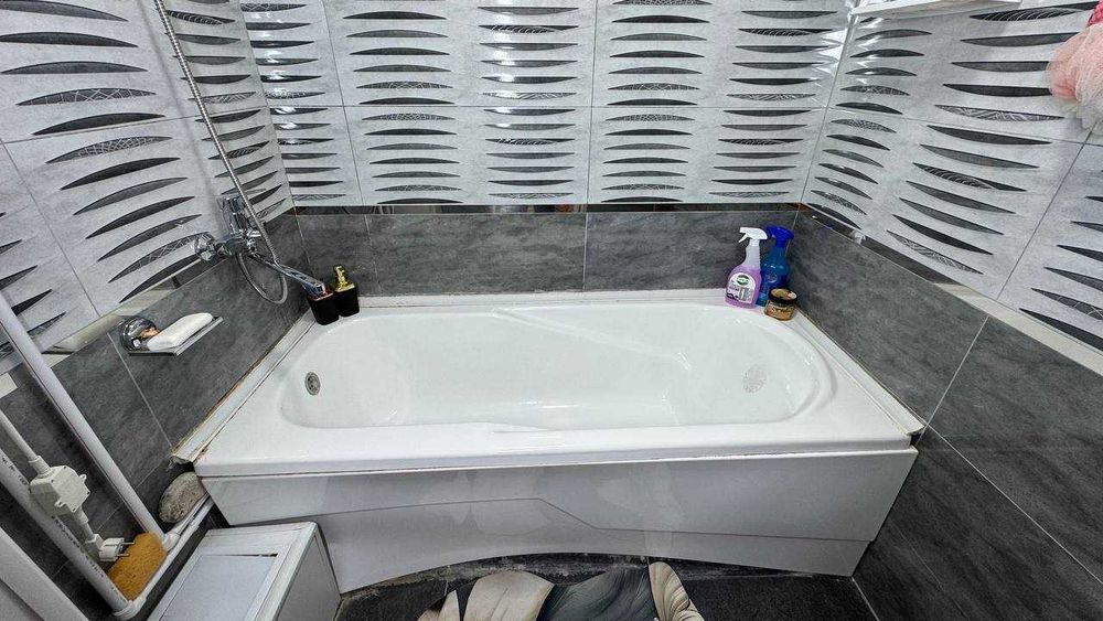 Киргили 16-мактаб 2 қаватда 3 хонали квартира сотилади.ID: 1500