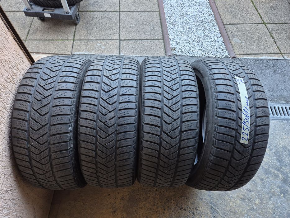 Vând cauciucuri 225/50/17 M+S set complet//Pirelli//