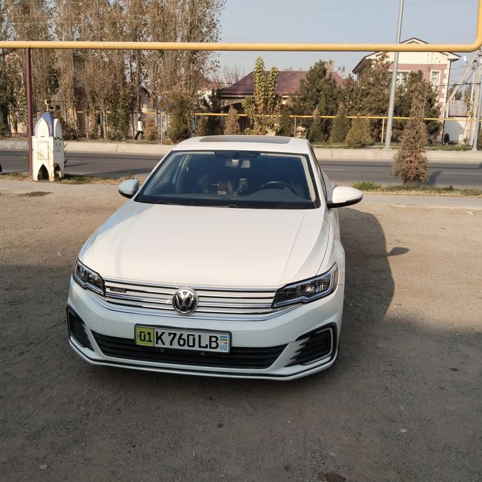 Moshina sotiladi yaxshi sastayanasi  narxini kelishamza