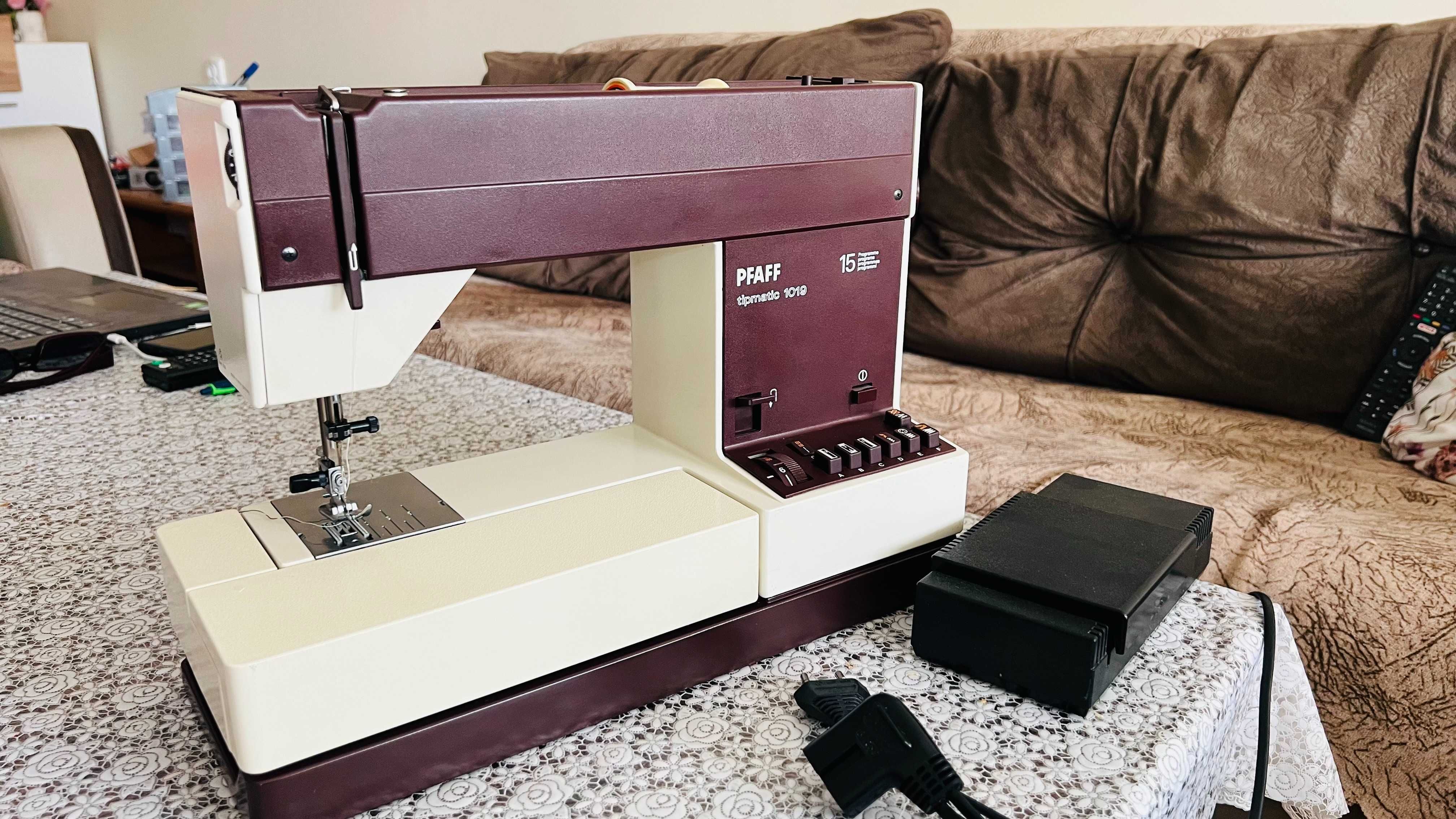Шевна машина Pfaff tipmatic 1019