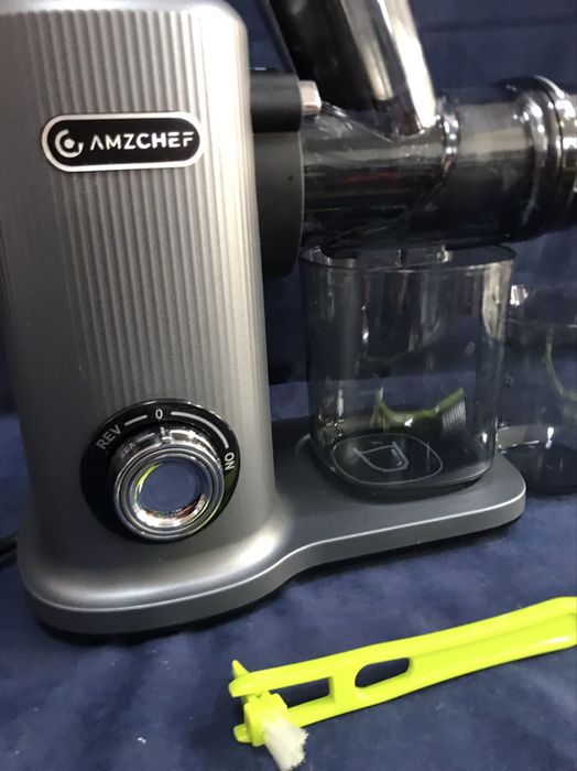 Компактна сокоизстисквачка Amzchef