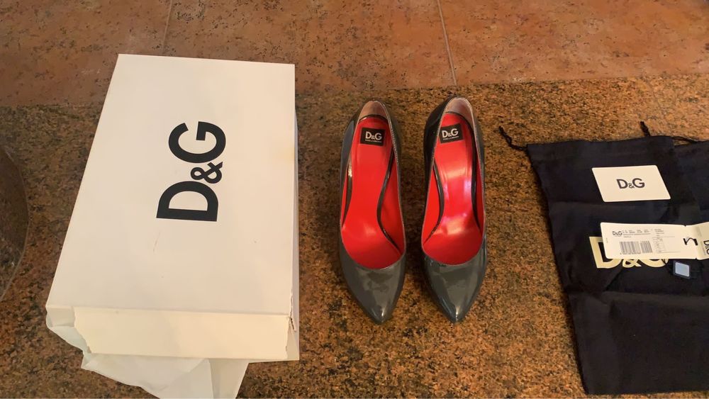 Vând pantofi Dolce&Gabbana