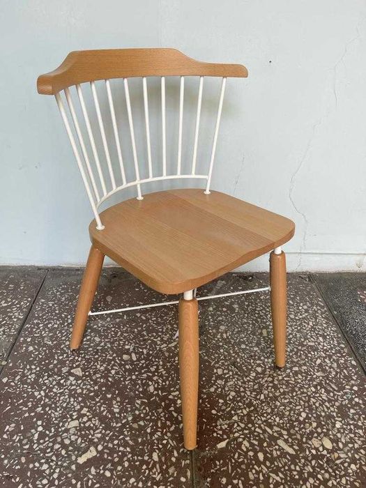 Scaun UNIQ lemn natur insertii metalice albe / 15 buc