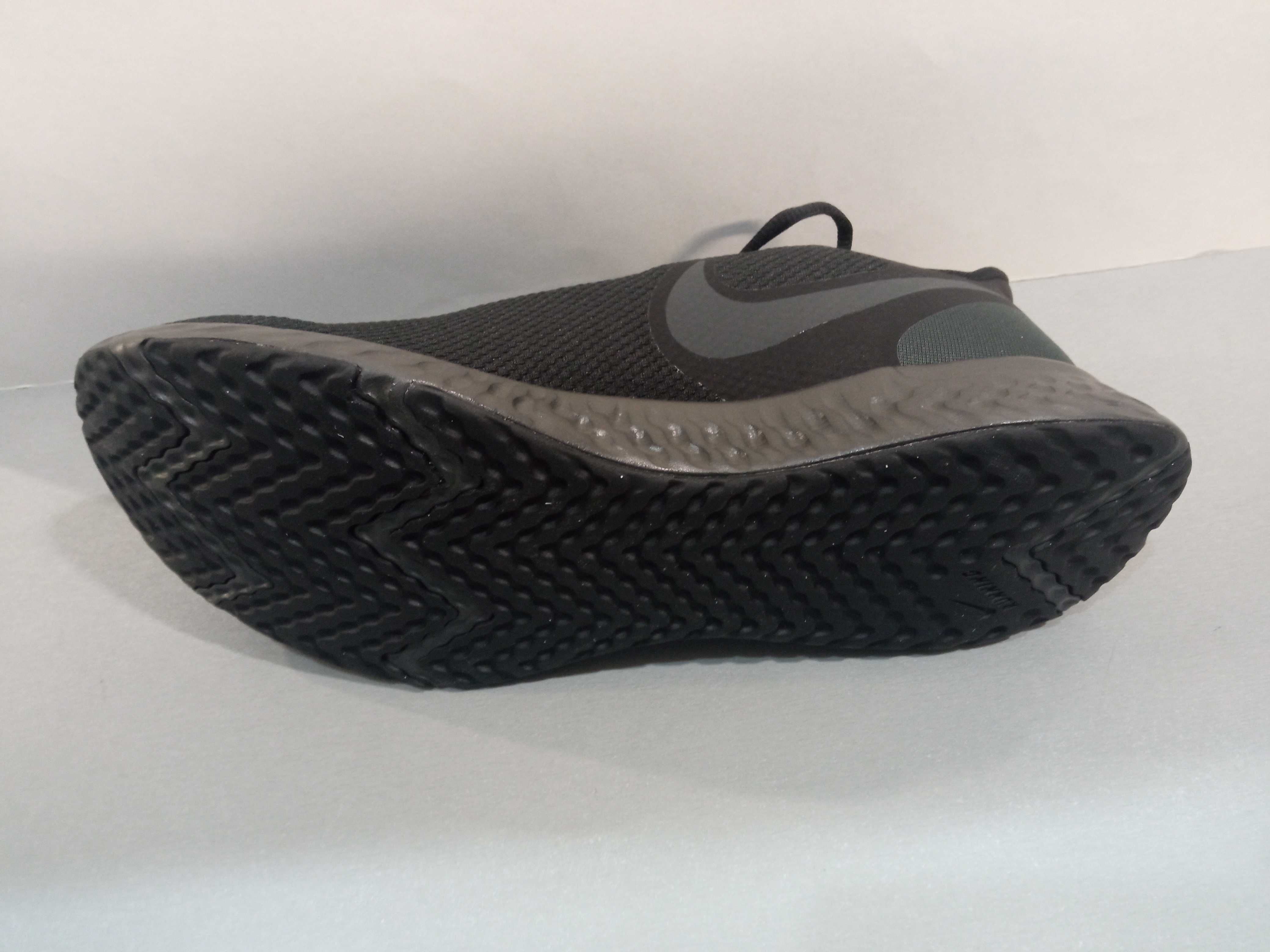 Nike Revolution N40,42,43 и N45,5.Летни маратонки .Нови.Оригинал.