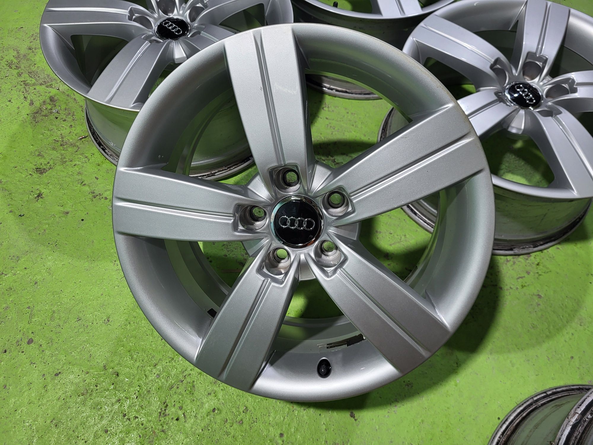 17 5x112 Audi A4 A3 Vw Passat Skoda лети джанти 5х112 ауди