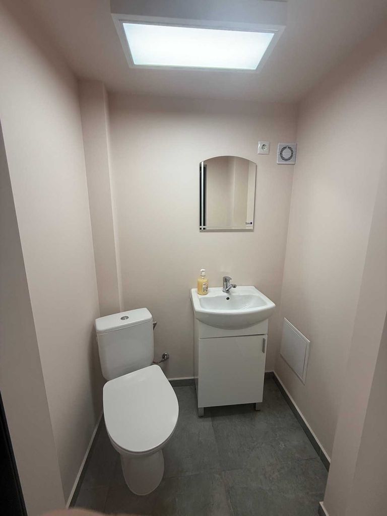 Дава се под наем Офис в Добрич, Център - 75 кв.м за 408 € - Снимка #5