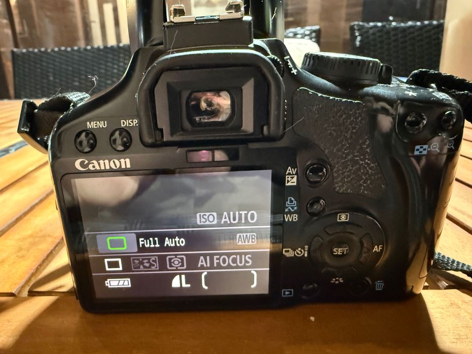 Vând cameră foto DSL Canon XSi