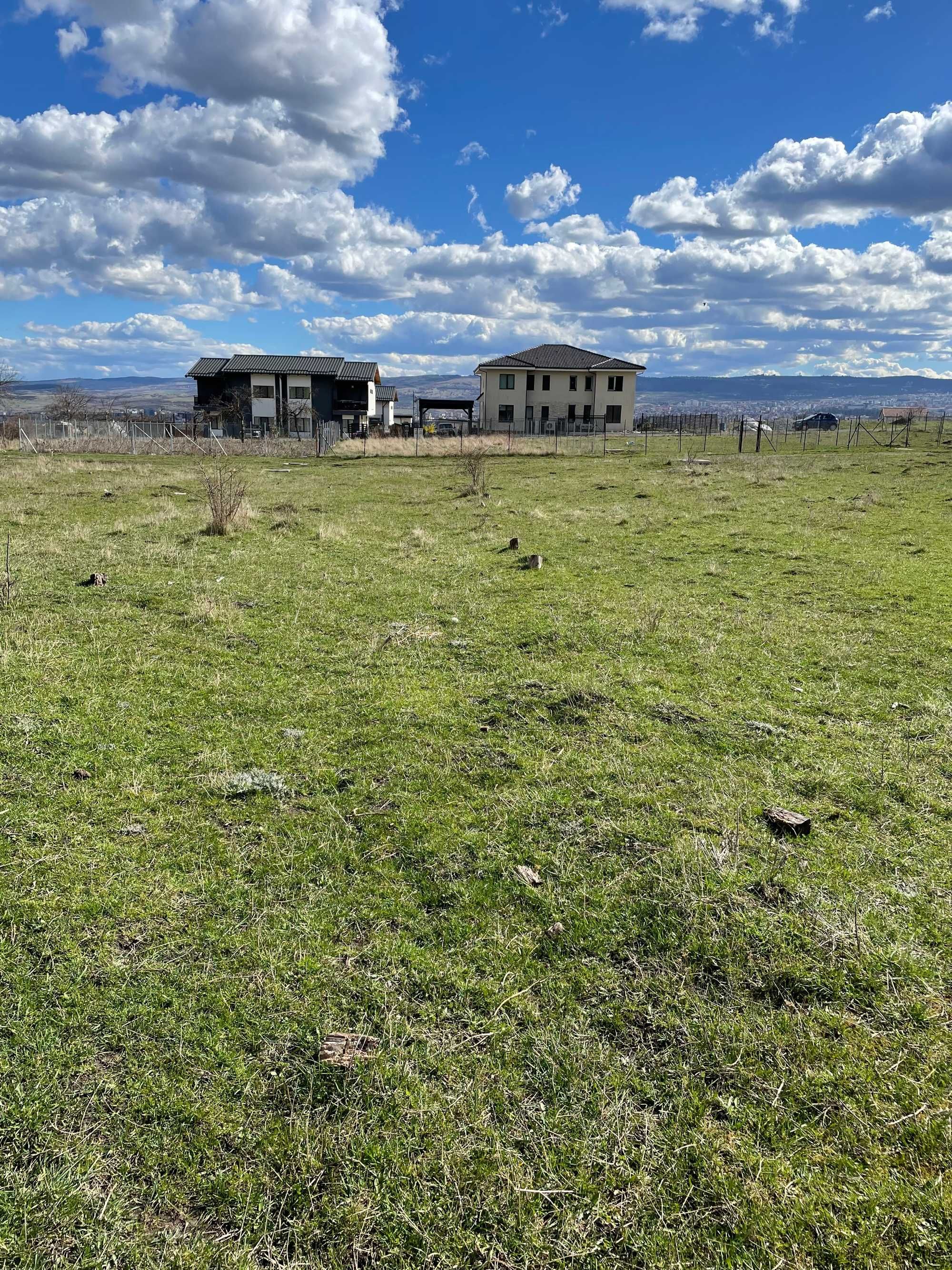 PF vând teren intravilan în Cluj-Napoca, 675 mp, front 20 m, DUPLEX