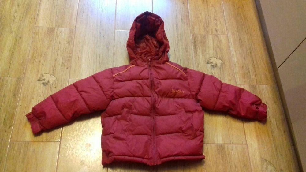 Geacă                             .