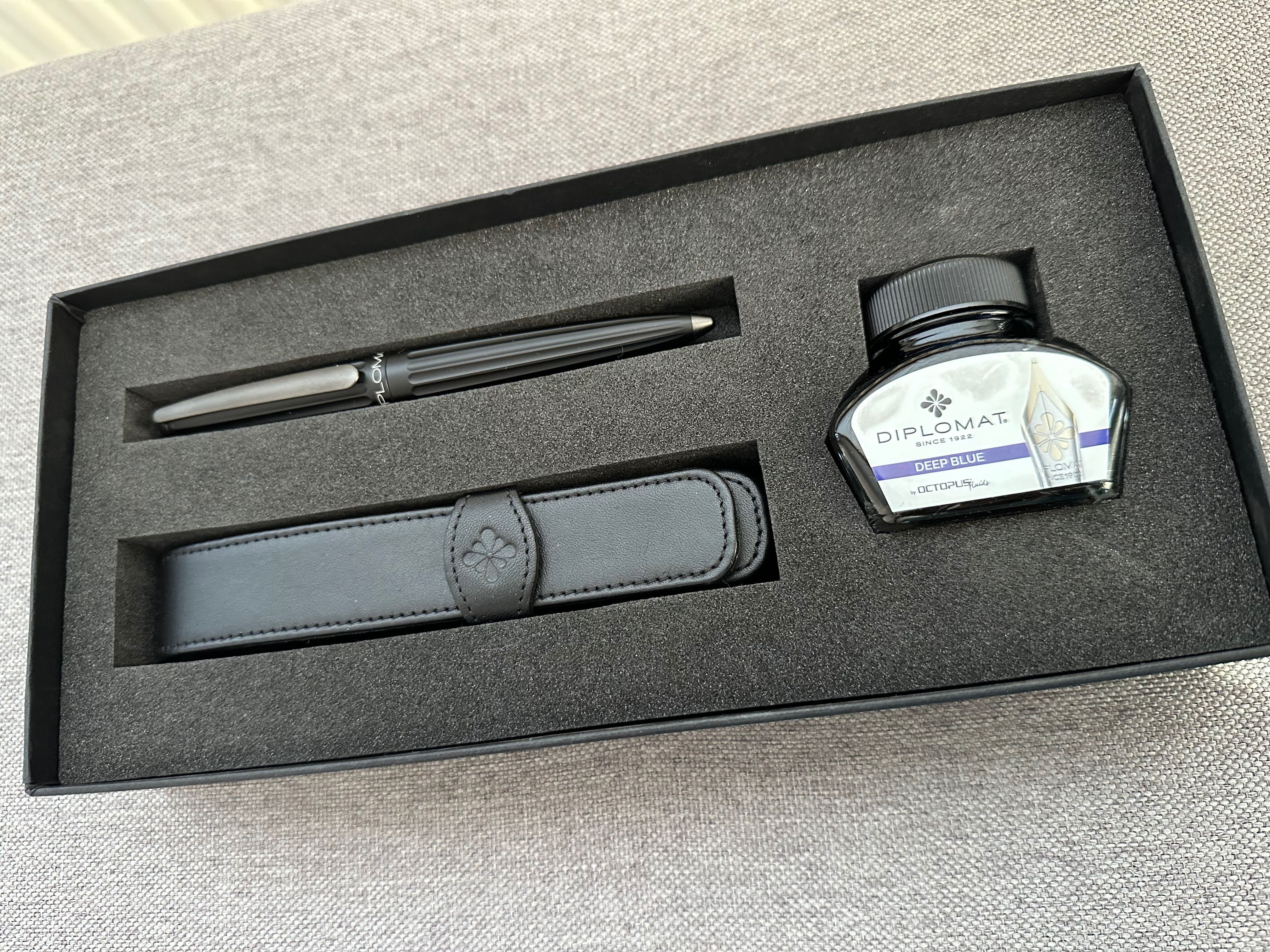 Писалка Diplomat Aero mate black