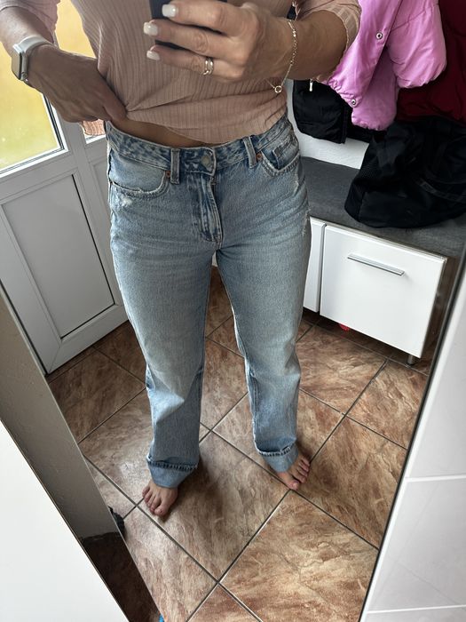 Blugi Stradivarius  cu manseta jos ff practici si comozi