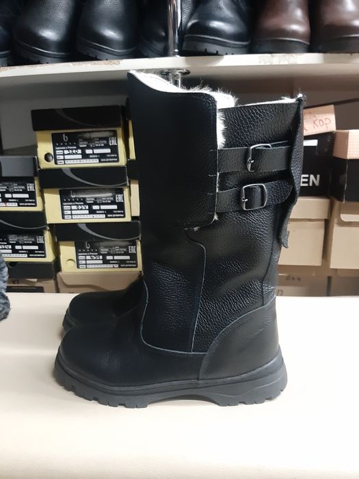 Сапоги из натуральной кожи и мехом овчина