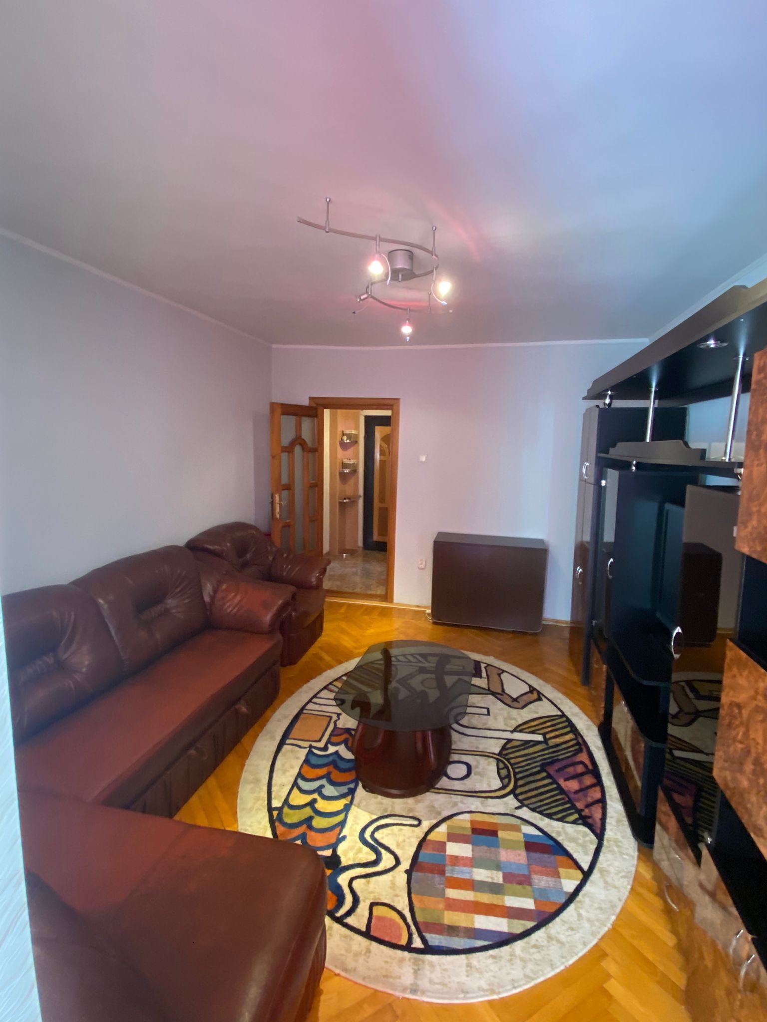 Ofer spre închiriere apartament 2 camere strada Sucevei zona Carrefour