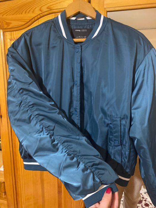 Бомбър яке (като ново)