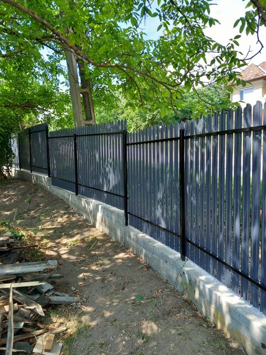 Construim garduri și porți la comanda clientului